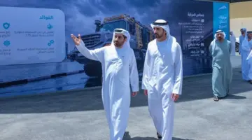 حمدان بن محمد يطّلع على مركبة التدخّل السريع والمحطة الذكية للحافلات ومواقف وسائل التنقّل المرنة